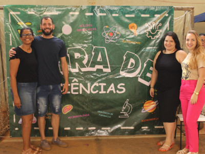 Foto 1 de 6 - E.M. Manoel Franco realiza Feira de Ciências