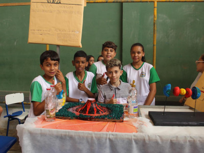 Foto 2 de 6 - E.M. Manoel Franco realiza Feira de Ciências