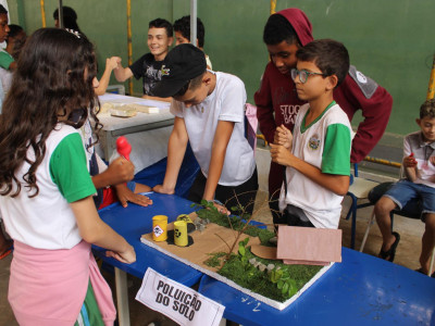 Foto 3 de 6 - E.M. Manoel Franco realiza Feira de Ciências