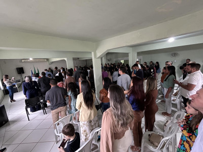 Foto 1 de 9 - Novos Servidores Tomam Posse em Concurso Público de São José do Calçado em Solenidade na Secretaria de Educação