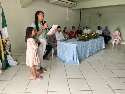Foto 8 de 9 - Novos Servidores Tomam Posse em Concurso Público de São José do Calçado em Solenidade na Secretaria de Educação