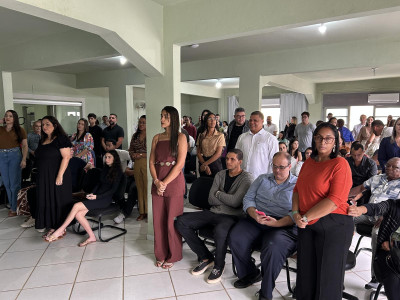 Foto 9 de 9 - Novos Servidores Tomam Posse em Concurso Público de São José do Calçado em Solenidade na Secretaria de Educação
