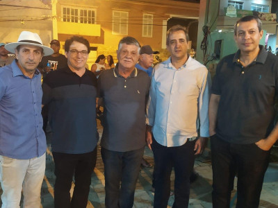 Foto 2 de 4 - Prefeitura de São José do Calçado inaugura iluminação do “Natal Encantado” na praça Pedro Vieira