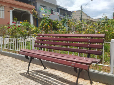 Foto 2 de 2 - Secretaria de Obras finaliza o cercamento do "Canteiro das Noivas" da Praça Pedro Vieira