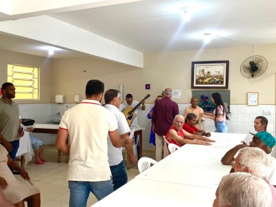 Foto 1 de 3 - Lar dos Idosos - Recanto Carlos José Nunes recebe cheque simbólico da Prefeitura de São José do Calçado