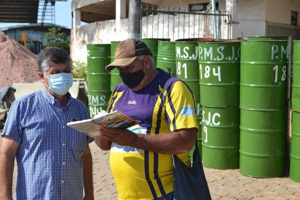 CIDADE LIMPA: PREFEITURA DISTRIBUI NOVOS LATÕES DE LIXO EM VÁRIOS PONTOS DE COLETA EM SÃO JOSÉ DO CALÇADO