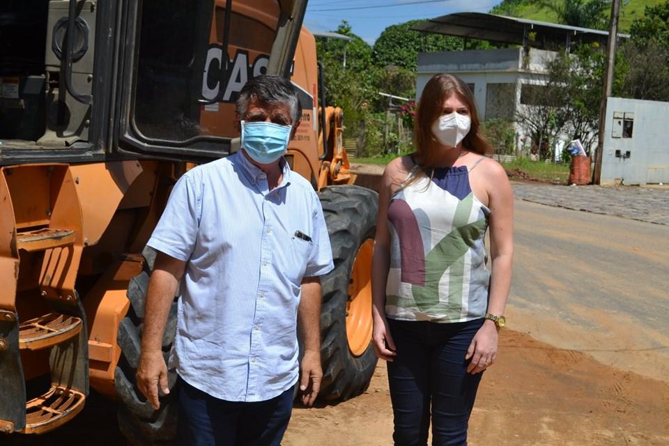 JÁ COMEÇOU: ESTRADAS RURAIS DE SÃO JOSÉ DO CALÇADO ESTÃO SENDO PATROLADAS