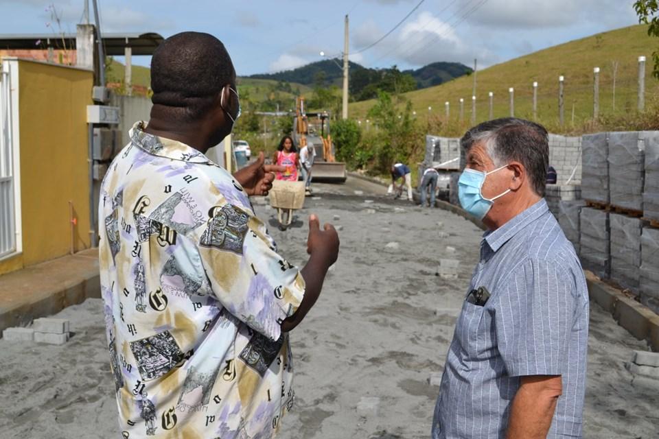 NOVAS RUAS NO DISTRITO DE AIRITUBA: PREFEITURA SEGUE COM OBRAS DE PAVIMENTAÇÃO