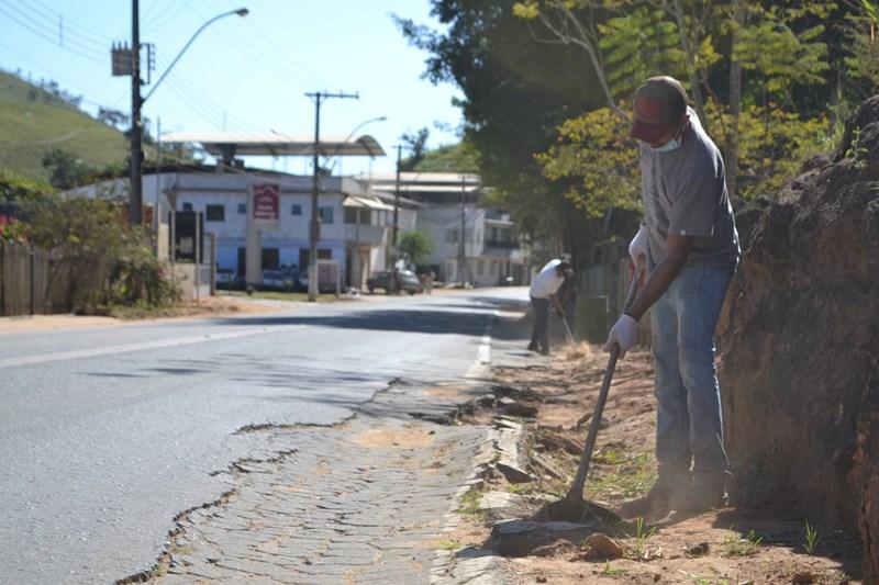 POR AQUI, TUDO OK: SAÍDA DE CALÇADO PASSA POR MUTIRÃO DE LIMPEZA