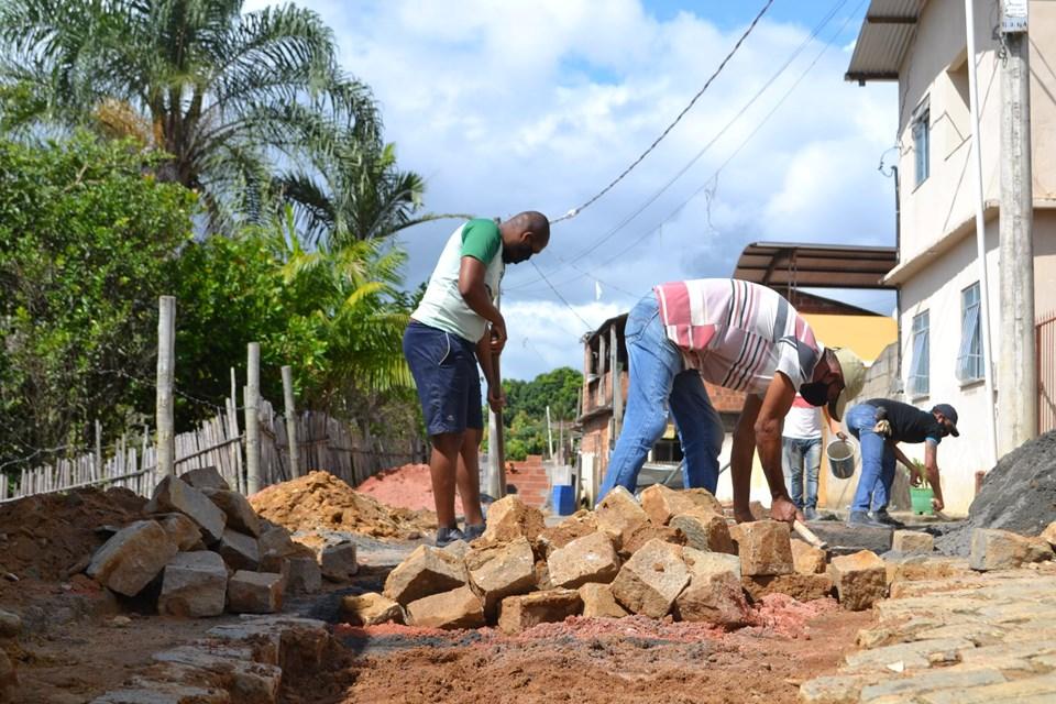 RECONSTRUÇÃO: OPERAÇÃO TAPA-BURACO SEGUE POR VÁRIAS RUAS DE SÃO JOSÉ DO CALÇADO