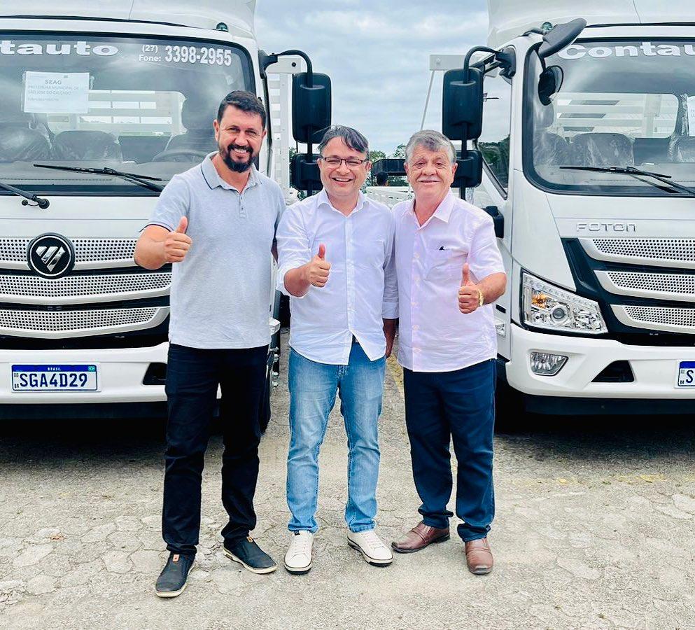 Prefeitura de São José do Calçado recebe dois caminhões
