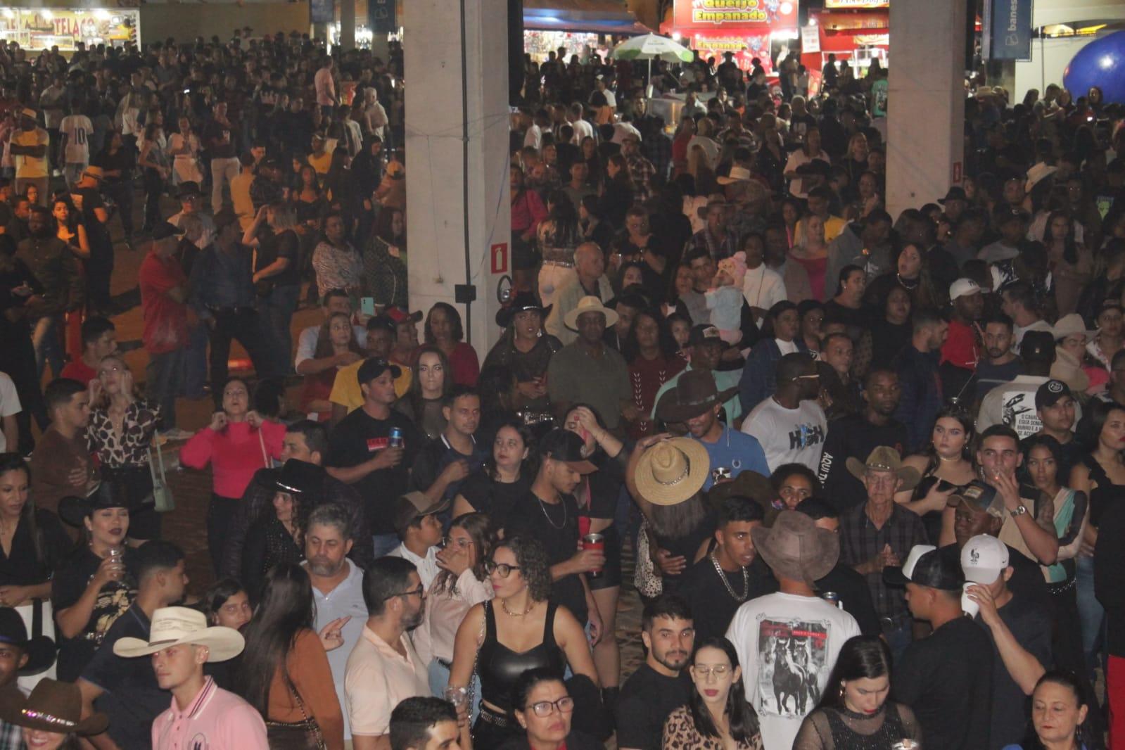 No segundo dia de festa pelos 134 anos de Calçado a alegria se espalhou ainda mais no Parque de Exposições