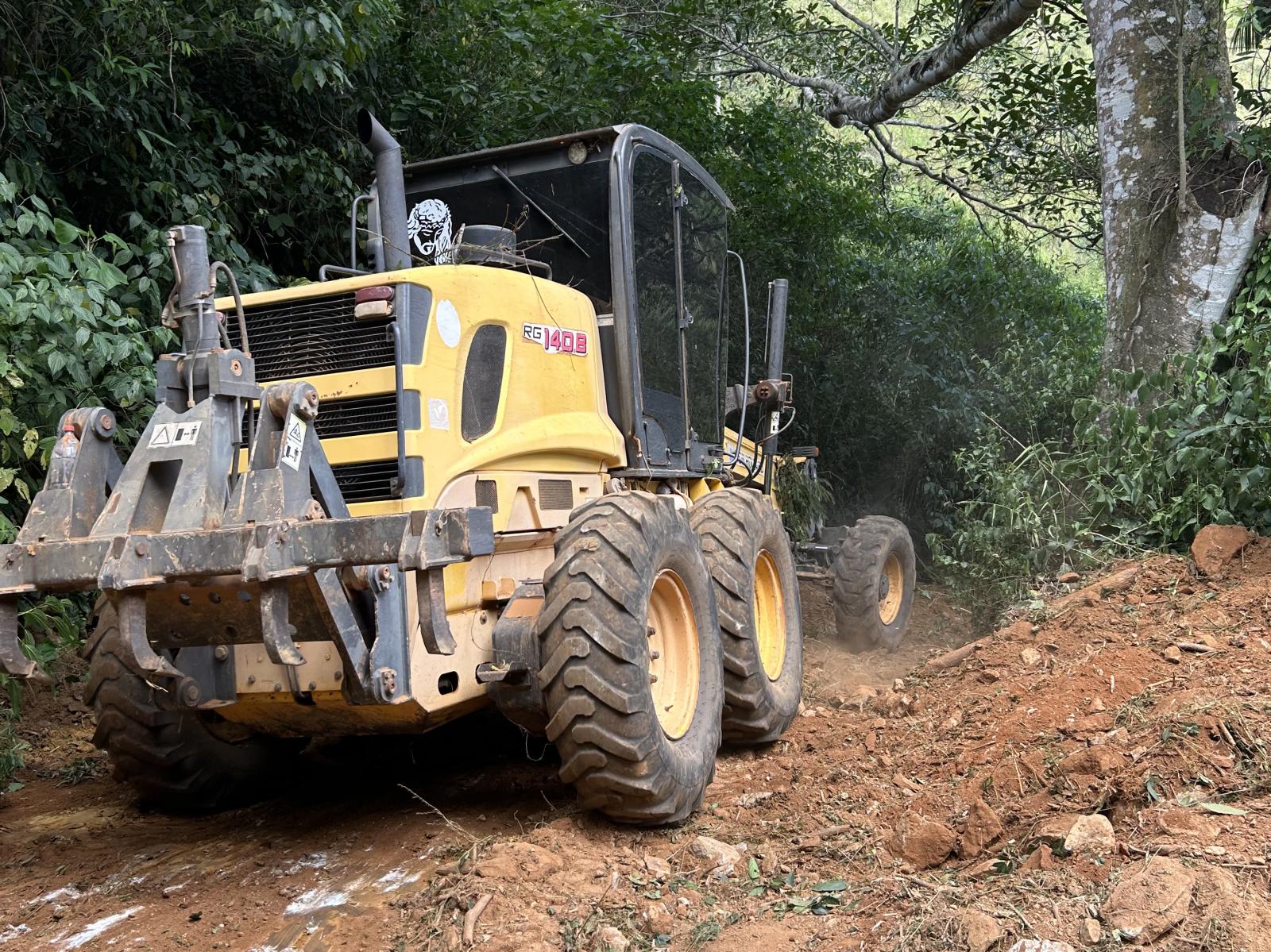 Melhorias nas Estradas de Alegoria e Ponte Branca garantem mais segurança e acessibilidade para a comunidade.