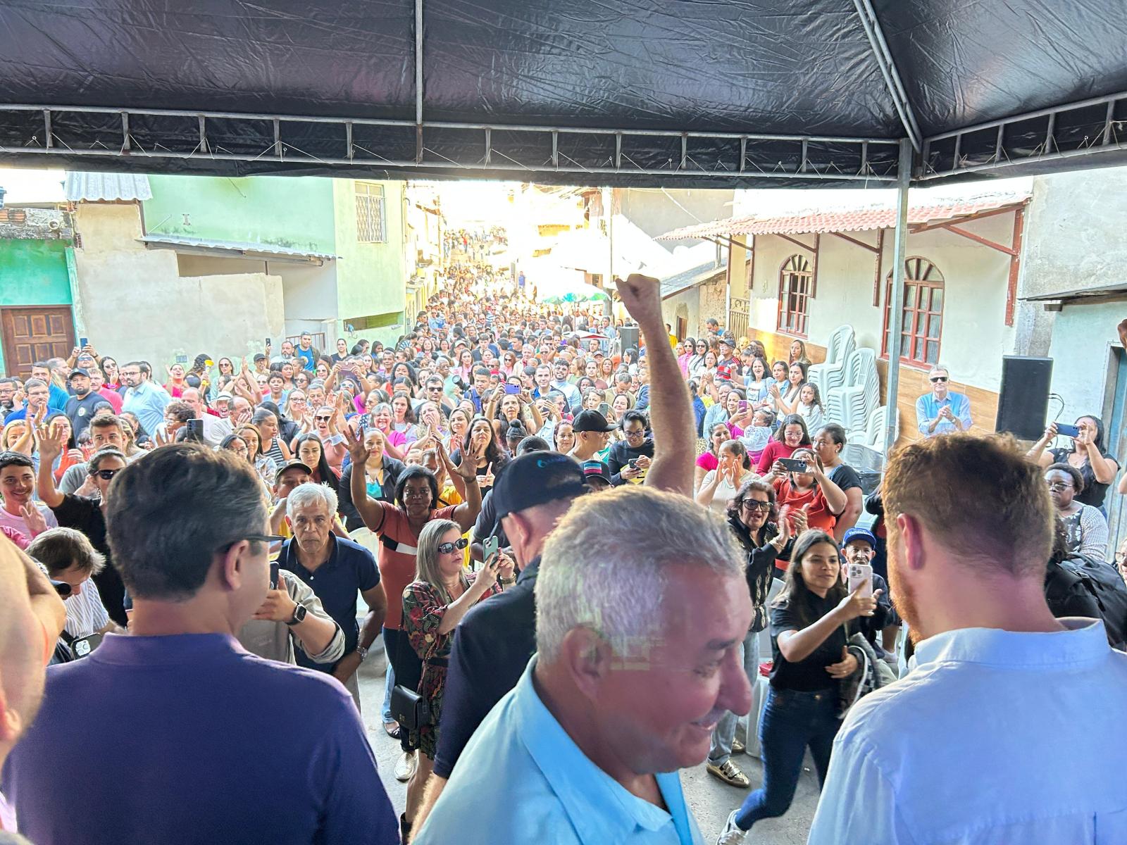 Governador Renato Casagrande entrega obras e é recebido com festa em São José do Calçado