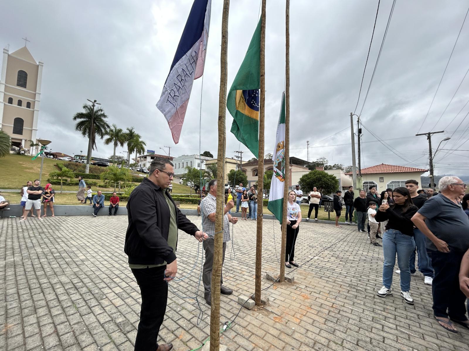 Momento Cívico reúne escolas municipais em São José do Calçado