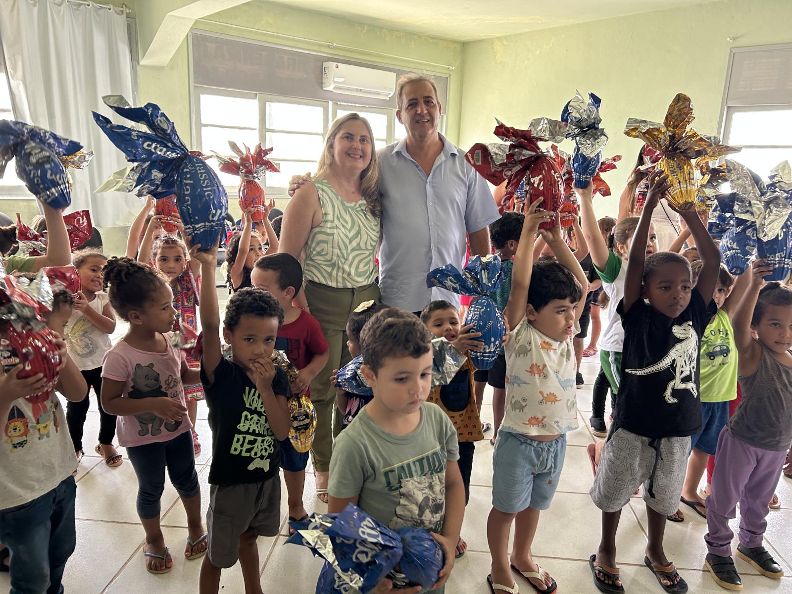 Prefeitura realiza entrega de ovos de Páscoa em todas as escolas de São José do Calçado